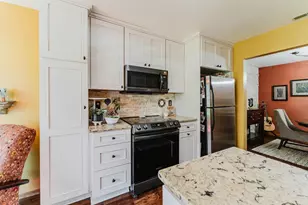 2520 Village Ln, Oshkosh, WI 54904 - Photo 11