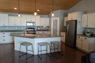 4666 Island View Dr, Oshkosh, WI 54901 - Photo 35