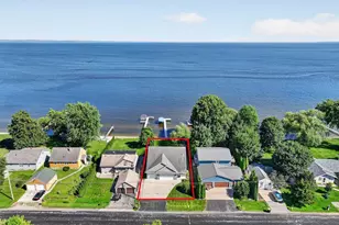 4666 Island View Dr, Oshkosh, WI 54901 - Photo 5