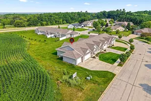 911 Barronwood Dr, Green Bay, WI 54311 - Photo 11
