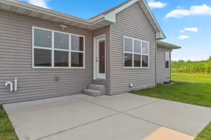 911 Barronwood Dr, Green Bay, WI 54311 - Photo 7
