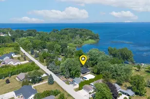 5984 Lake Rd, Oshkosh, WI 54902 - Photo 3
