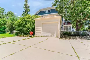 620 Elmwood Ave, Oshkosh, WI 54901 - Photo 27