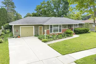 1762 Chateau Dr, Green Bay, WI 54304 - Photo 1