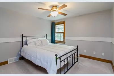 2078 Sandalwood Court, Green Bay, WI 54304 - Photo 37