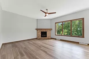 2685 Chambers Xing, Green Bay, WI 54313 - Photo 9