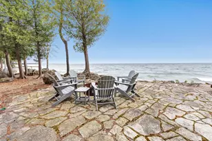5012 Bay Shore Dr, Sturgeon Bay, WI 54235 - Photo 3