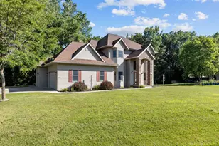 1570 McIntosh Ct, Oshkosh, WI 54904 - Photo 3