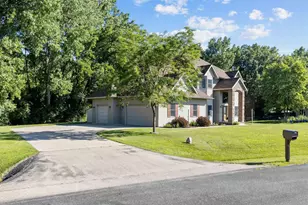 1570 McIntosh Ct, Oshkosh, WI 54904 - Photo 1