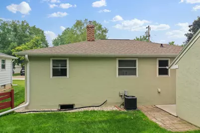 1131 Langlade Avenue, Green Bay, WI 54304 - Photo 35