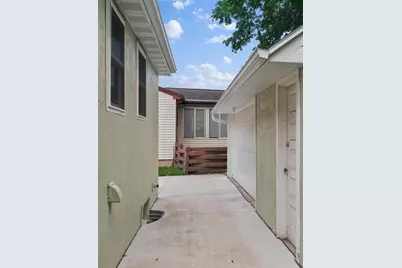 1131 Langlade Avenue, Green Bay, WI 54304 - Photo 33