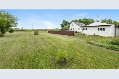 1922 Madson Road, Manitowoc, WI 54220 - Photo 5