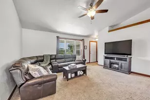 988 Creek Ct, Little Suamico, WI 54141 - Photo 5