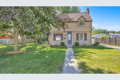 911 S Madison Street, Chilton, WI 53014 - Photo 1