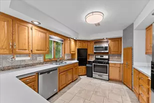 2596 Deckner Ave, Green Bay, WI 54302 - Photo 15