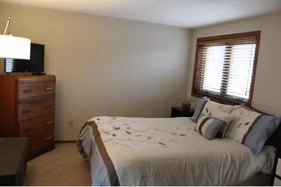 2206 Meadowbrook Court #C, Oshkosh, WI 54904 - Photo 13