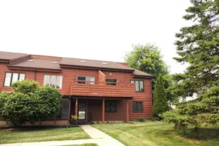 2206 Meadowbrook Ct, Oshkosh, WI 54904 - Photo 5