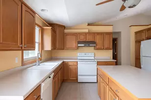 1203 Montclaire Ct, Appleton, WI 54915 - Photo 15