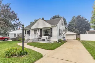 1033 Royal Blvd, Green Bay, WI 54303 - Photo 1