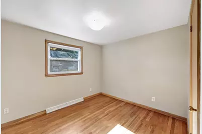 557 Ruth Street, Green Bay, WI 54302 - Photo 15