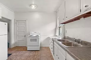 912 Jackson St, Oshkosh, WI 54901 - Photo 13