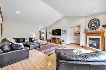 1414 Melissa Lane, New Holstein, WI 53061 - Photo 5