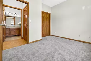 1717 Oak Hollow Ln, Neenah, WI 54956 - Photo 41