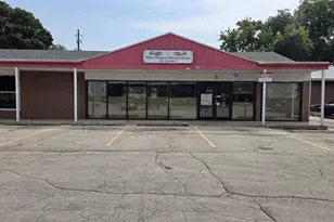 1120 N Main St, Oshkosh, WI 54901 - Photo 1