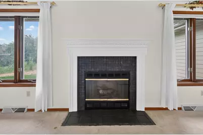 713 Canberry Court, De Pere, WI 54115 - Photo 9