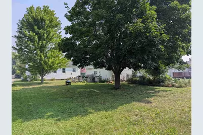 415 W 19th Avenue, Oshkosh, WI 54902 - Photo 5