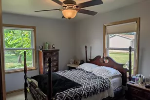415 W 19th Ave, Oshkosh, WI 54902 - Photo 9
