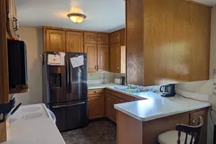 415 W 19th Ave, Oshkosh, WI 54902 - Photo 13