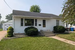 415 W 19th Ave, Oshkosh, WI 54902 - Photo 1