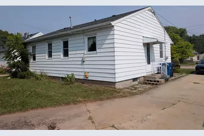 415 W 19th Avenue, Oshkosh, WI 54902 - Photo 3