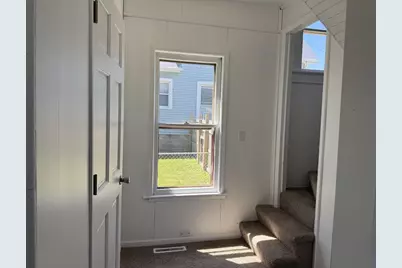 121 E Melvin Avenue, Oshkosh, WI 54901 - Photo 9