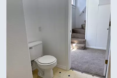 121 E Melvin Avenue, Oshkosh, WI 54901 - Photo 7