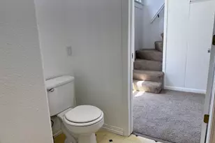 121 E Melvin Ave, Oshkosh, WI 54901 - Photo 7