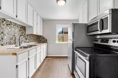 1221 Manitowoc Road, Menasha, WI 54952 - Photo 5