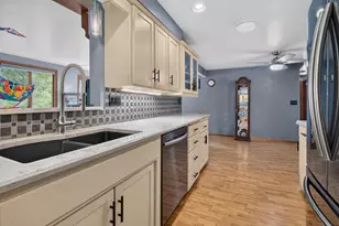 511 S Superior Rd, Green Bay, WI 54311 - Photo 5
