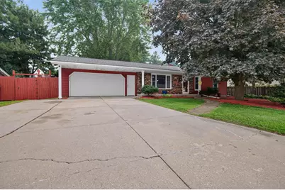 511 S Superior Road, Green Bay, WI 54311 - Photo 1