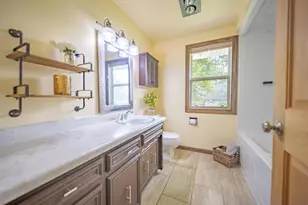 559 Hilltop Dr, Green Bay, WI 54301 - Photo 15