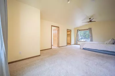559 Hilltop Drive, Green Bay, WI 54301 - Photo 9