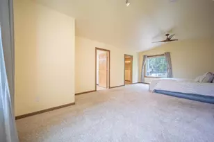 559 Hilltop Dr, Green Bay, WI 54301 - Photo 9