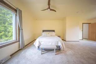 559 Hilltop Dr, Green Bay, WI 54301 - Photo 9