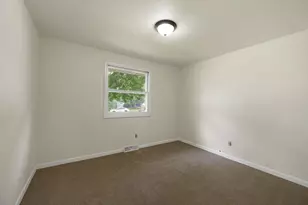 2320 Manitowoc Rd, Green Bay, WI 54311 - Photo 13
