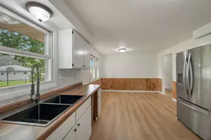 2320 Manitowoc Rd, Green Bay, WI 54311 - Photo 9