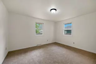 2320 Manitowoc Rd, Green Bay, WI 54311 - Photo 11