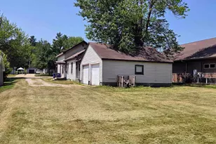225 S Main St, Iola, WI 54945 - Photo 25