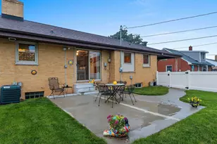 1237 Bond St, Green Bay, WI 54303 - Photo 9