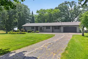 2507 Edgewood Ln, Oshkosh, WI 54904 - Photo 47